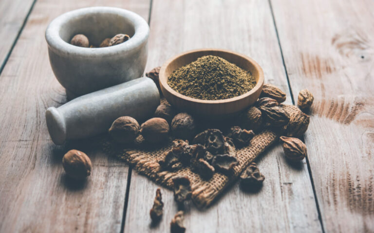 Triphala – Avantages, nutrition et recettes