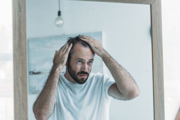 Perte de poids avec perte de cheveux : le lien inquiétant