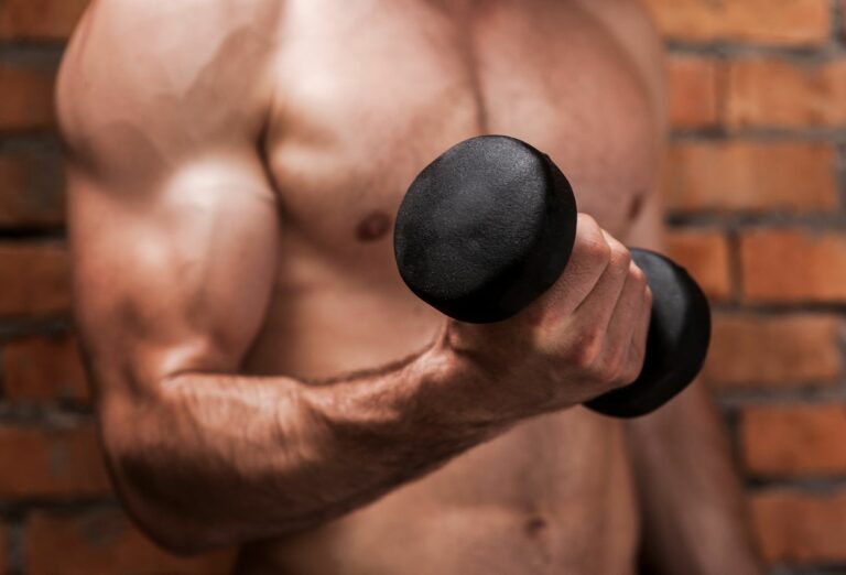 Les meilleurs 3 exercices pour des biceps XXL et une force incroyable !