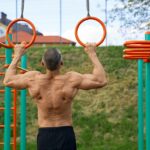 5 exercices simples et efficaces pour avoir le dos de Schwarzie