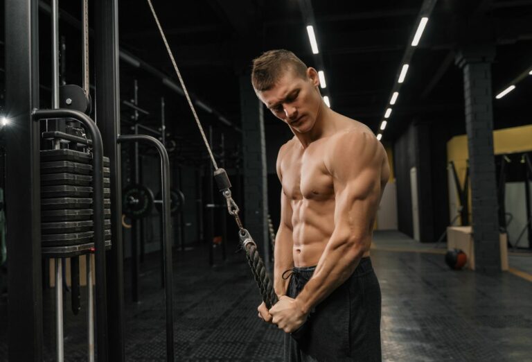 Sculptez votre corps et gagnez en force grâce à l’entraînement spécifique des triceps