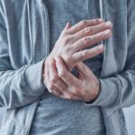 Dites adieu aux douleurs remèdes naturels pour soulager l'arthrite et retrouver votre liberté de mouvement