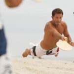 Jokari ce jeu estival familial fait fureur sur les plages