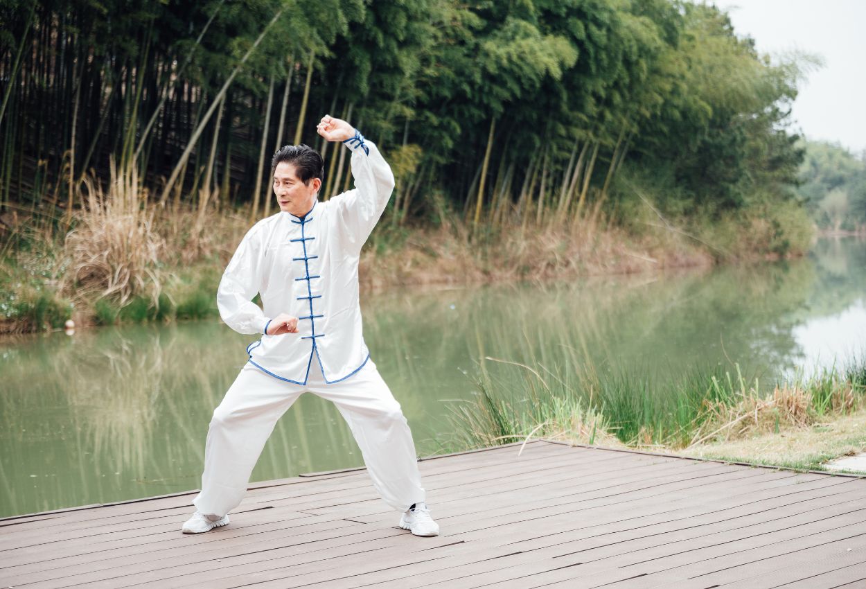 Retrouvez l'harmonie intérieure grâce au tai chi en plein air cet été